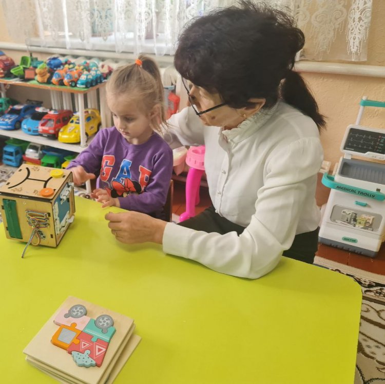 "Біз қалай балалармен сөйлесеміз"